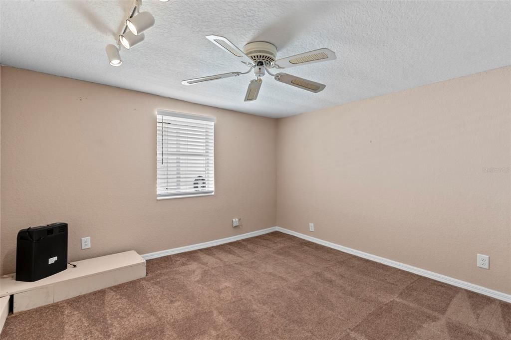 For Sale: $369,000 (2 beds, 2 baths, 1444 Square Feet)