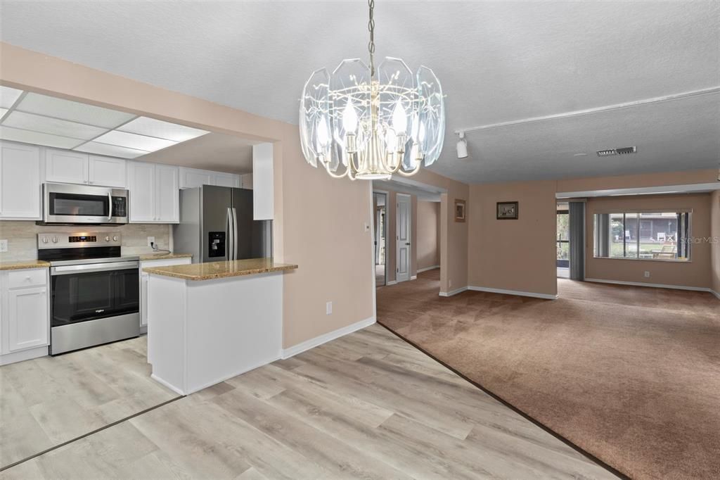 For Sale: $369,000 (2 beds, 2 baths, 1444 Square Feet)