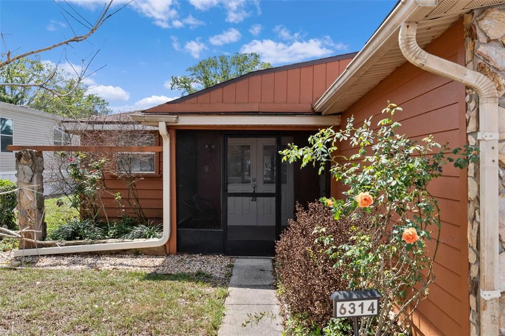 For Sale: $369,000 (2 beds, 2 baths, 1444 Square Feet)