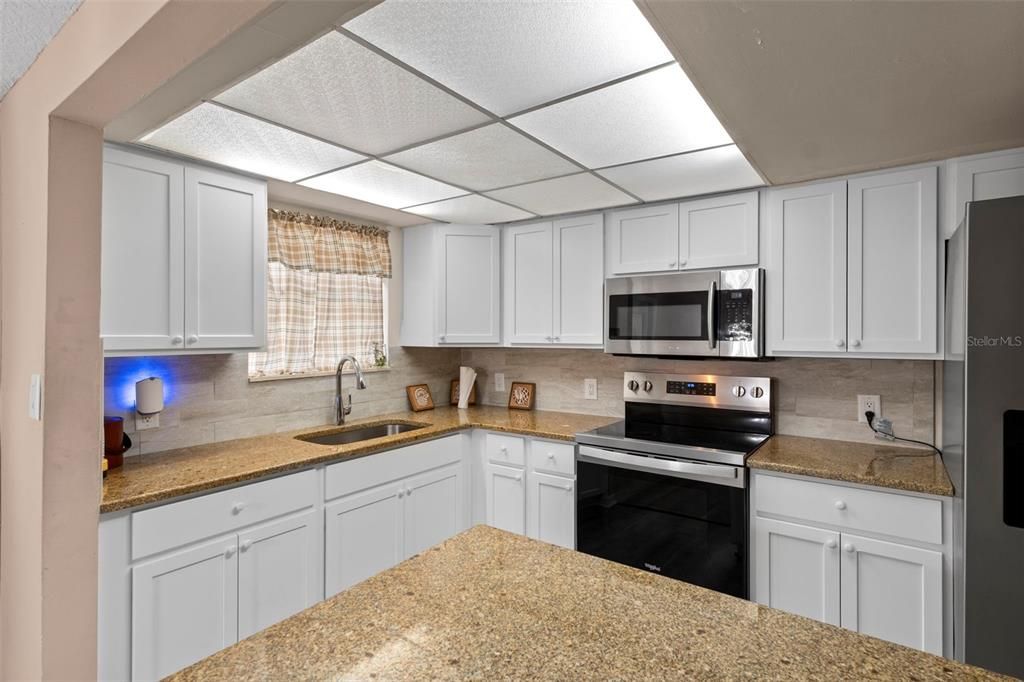 For Sale: $369,000 (2 beds, 2 baths, 1444 Square Feet)