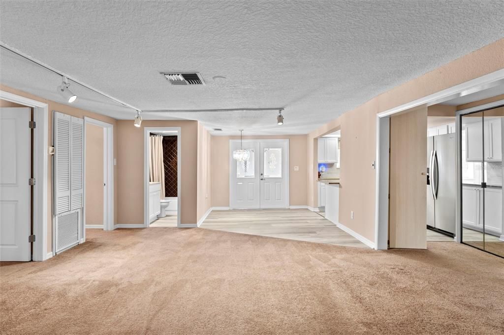 For Sale: $369,000 (2 beds, 2 baths, 1444 Square Feet)