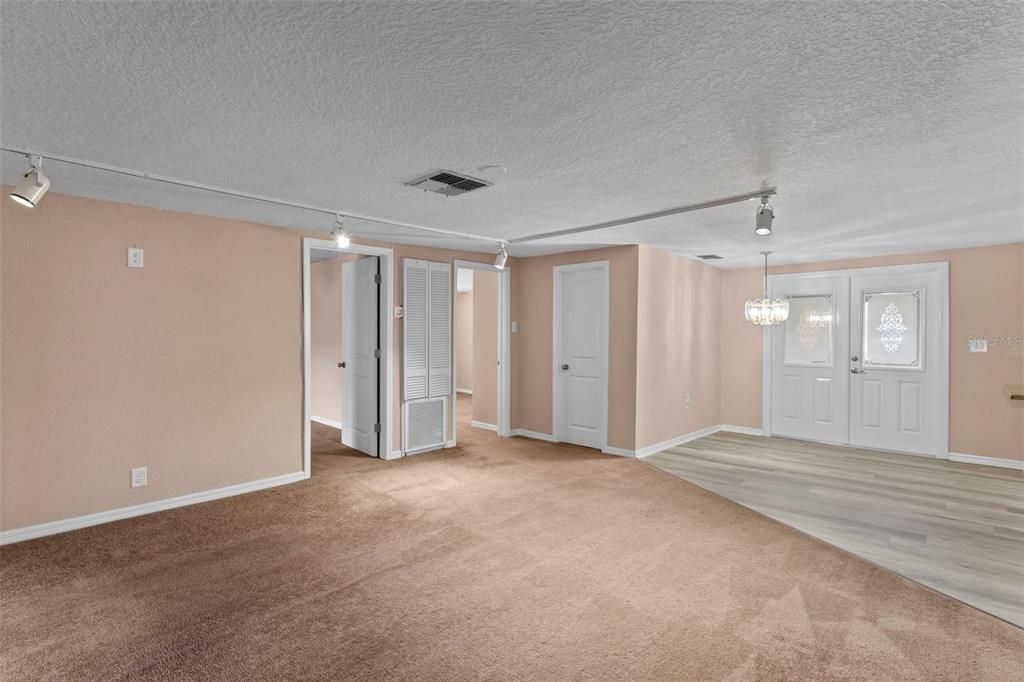 For Sale: $369,000 (2 beds, 2 baths, 1444 Square Feet)