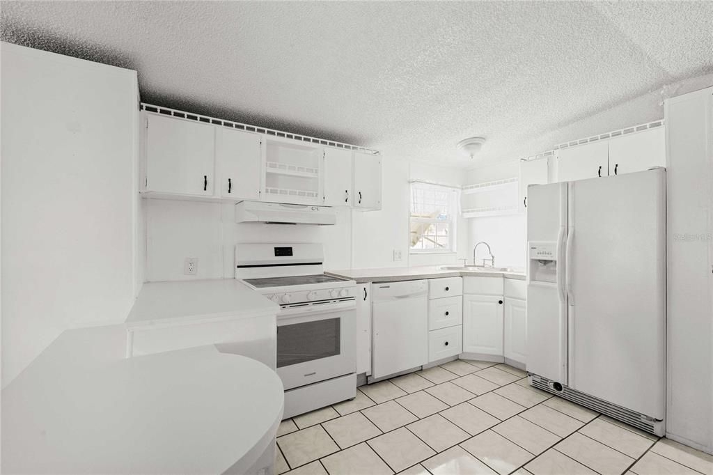 For Sale: $99,900 (2 beds, 1 baths, 798 Square Feet)
