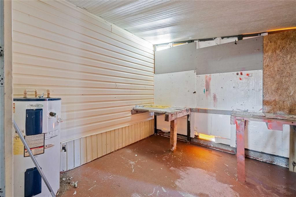 For Sale: $99,900 (2 beds, 1 baths, 798 Square Feet)