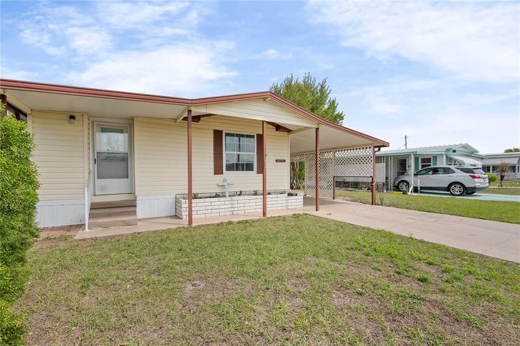 For Sale: $99,900 (2 beds, 1 baths, 798 Square Feet)
