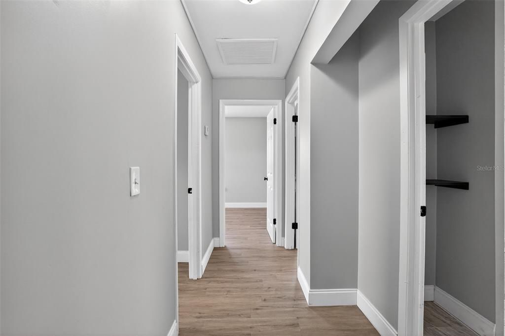 На продажу: $189,900 (3 спален, 1 ванн, 925 Квадратных фут)