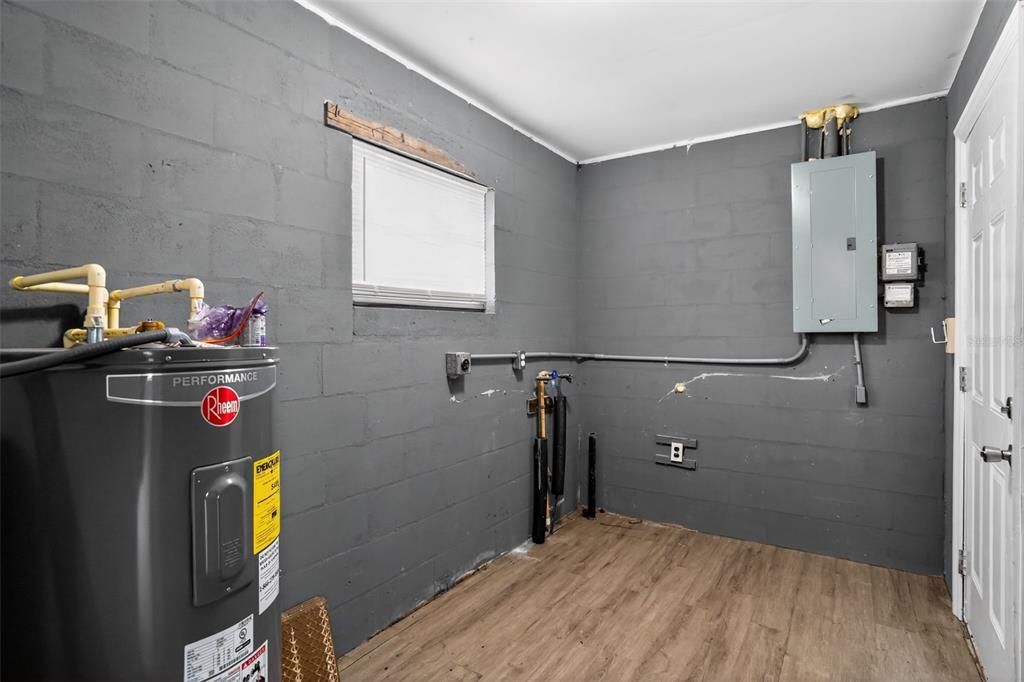 На продажу: $189,900 (3 спален, 1 ванн, 925 Квадратных фут)