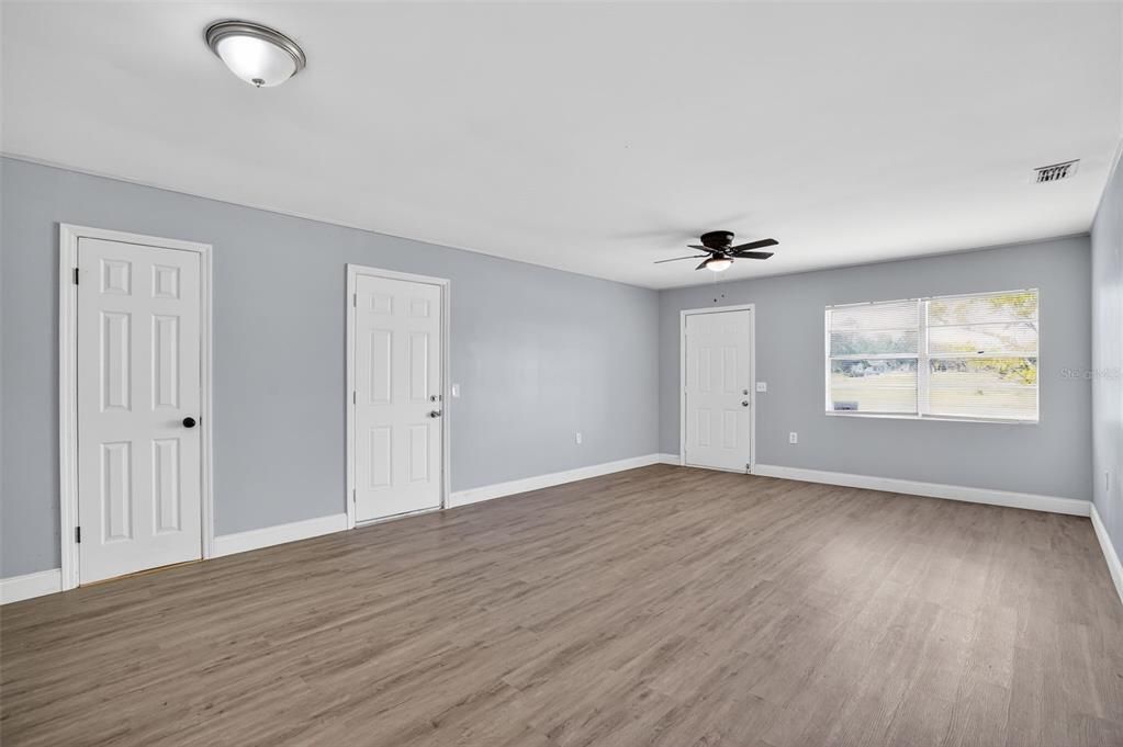 На продажу: $189,900 (3 спален, 1 ванн, 925 Квадратных фут)