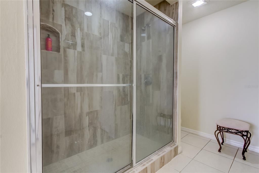 En Renta: $4,795 (5 camas, 3 baños, 3400 Pies cuadrados)