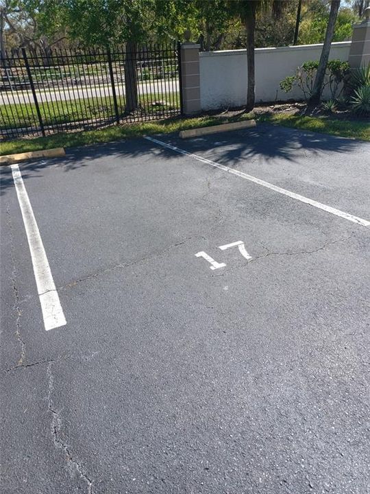 For Sale: $75,000 (1 beds, 1 baths, 747 Square Feet)