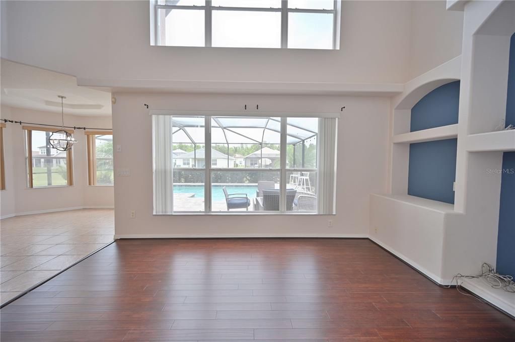 Active With Contract: $549,900 (4 beds, 2 baths, 2752 Square Feet)
