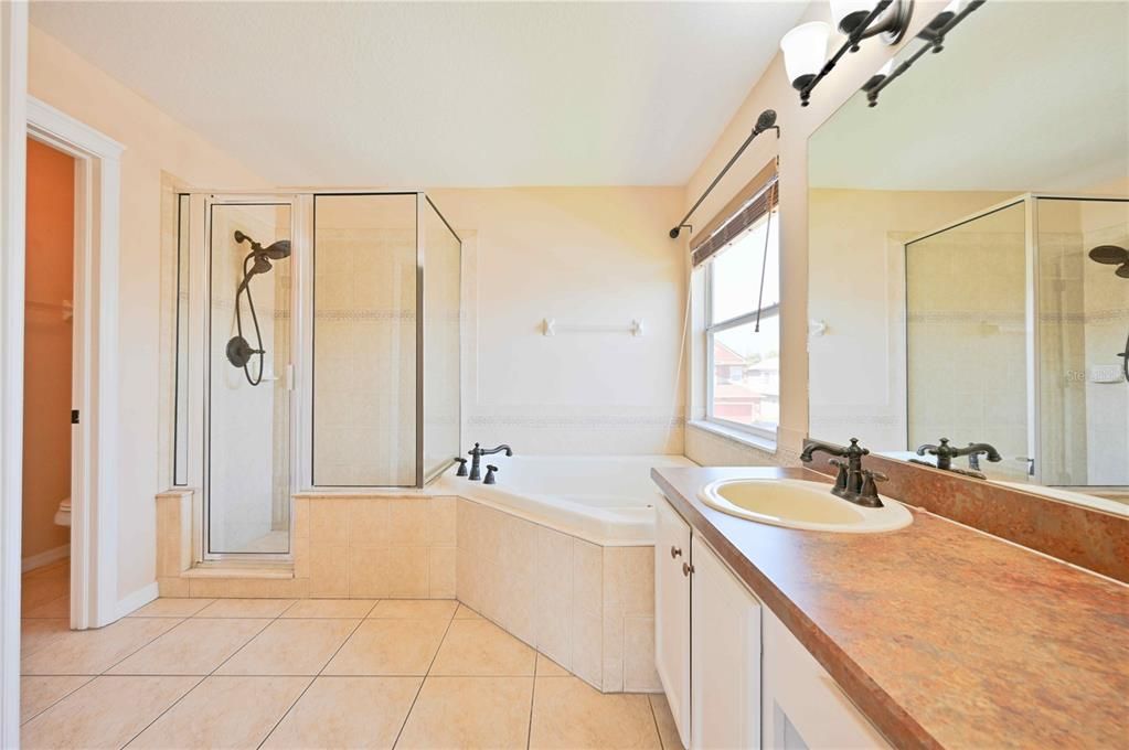 Active With Contract: $549,900 (4 beds, 2 baths, 2752 Square Feet)
