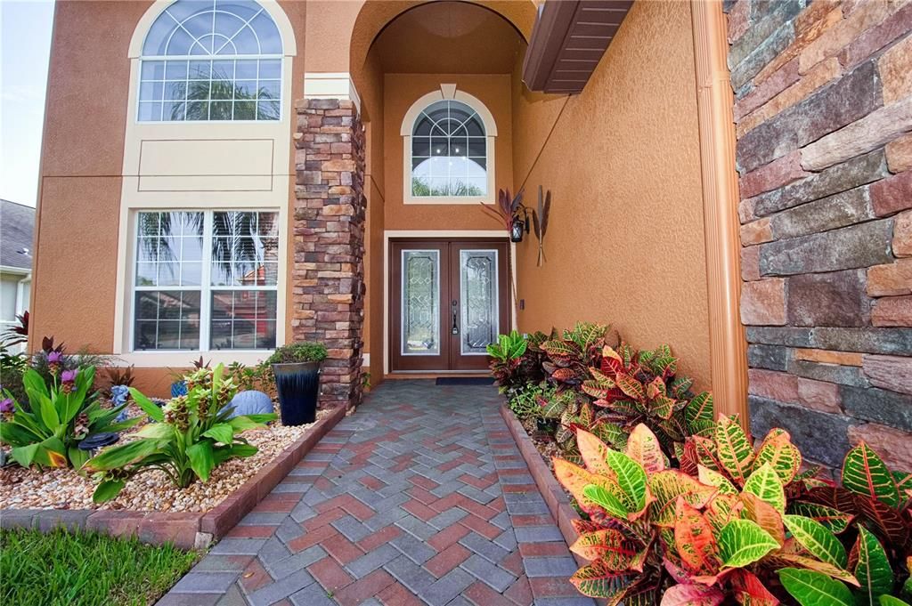 Active With Contract: $549,900 (4 beds, 2 baths, 2752 Square Feet)