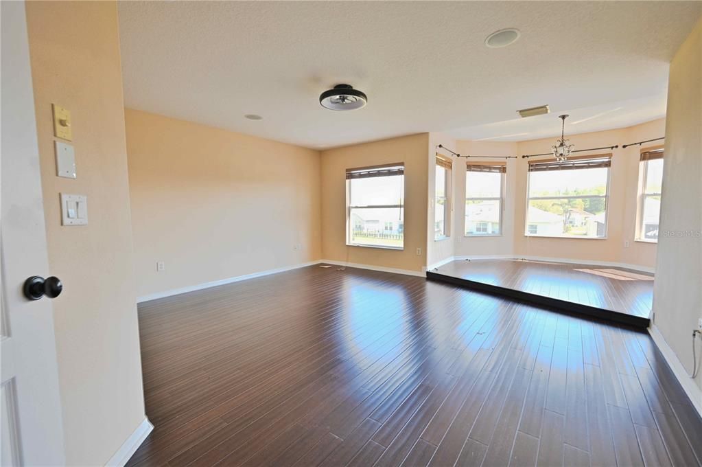 Active With Contract: $549,900 (4 beds, 2 baths, 2752 Square Feet)