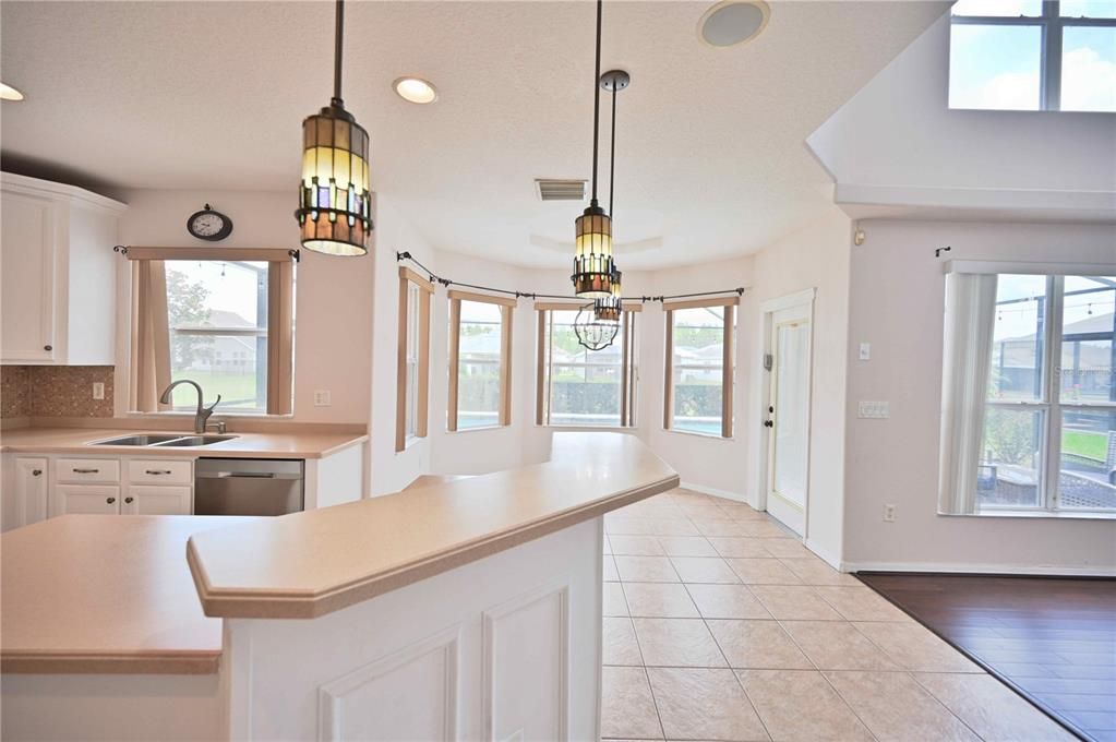 Active With Contract: $549,900 (4 beds, 2 baths, 2752 Square Feet)