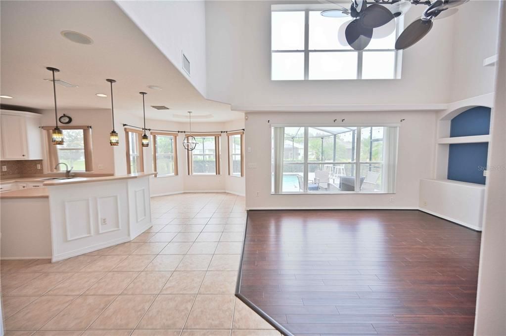 Active With Contract: $549,900 (4 beds, 2 baths, 2752 Square Feet)