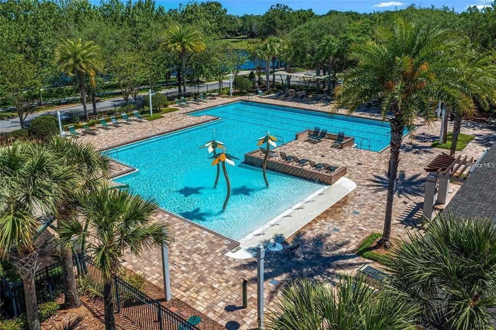 Под контрактом: $575,000 (3 спален, 3 ванн, 2564 Квадратных фут)