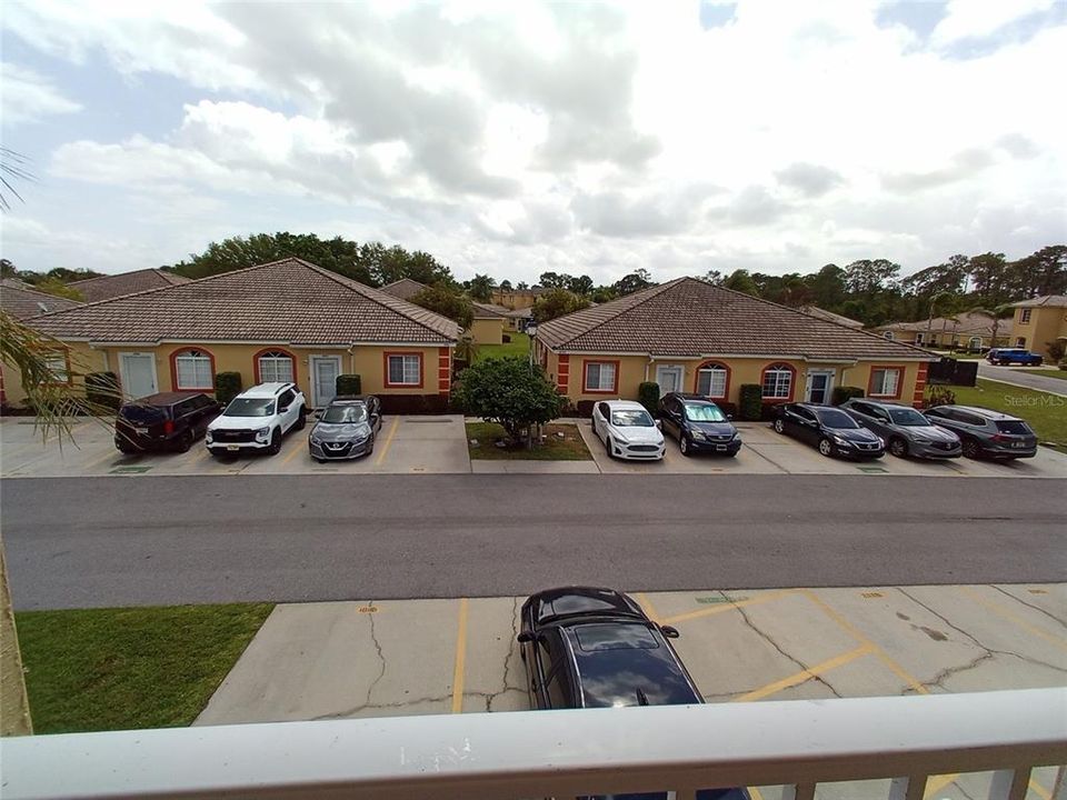 For Sale: $139,900 (2 beds, 2 baths, 981 Square Feet)
