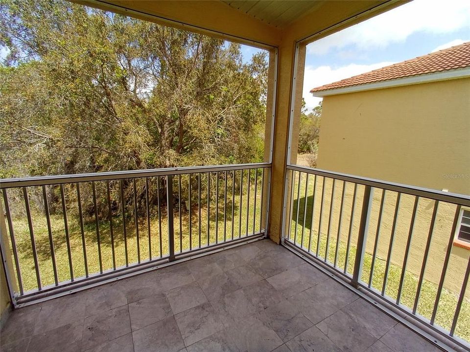 For Sale: $139,900 (2 beds, 2 baths, 981 Square Feet)