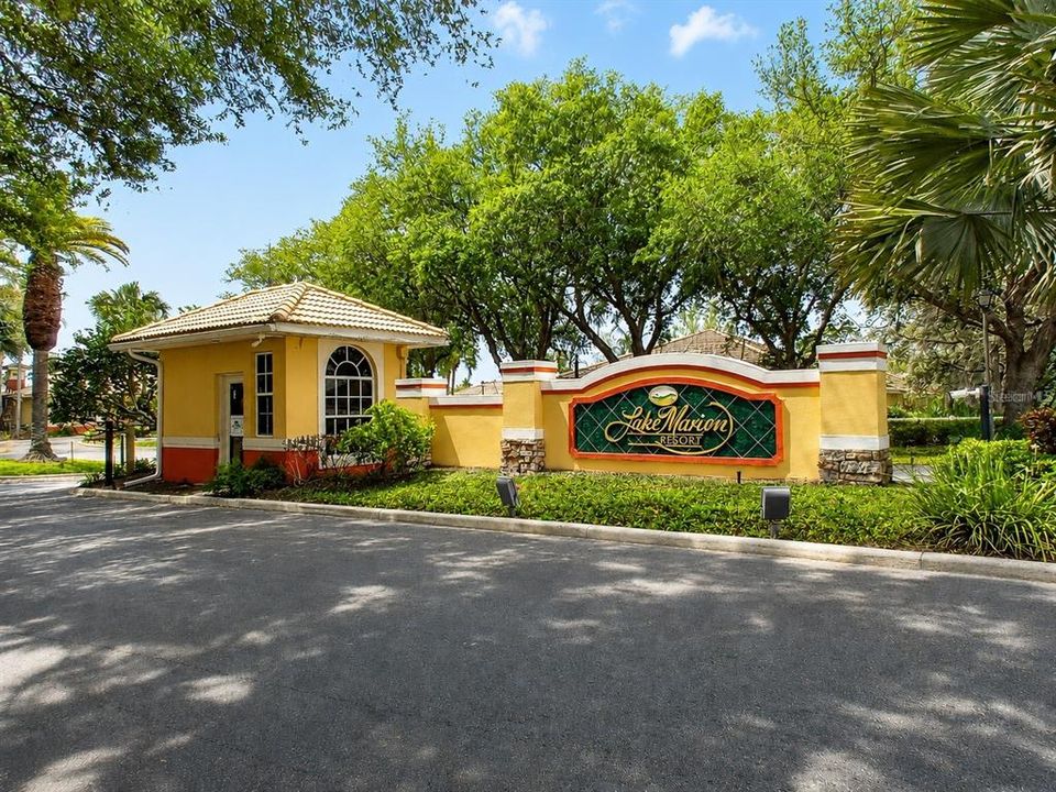 For Sale: $139,900 (2 beds, 2 baths, 981 Square Feet)