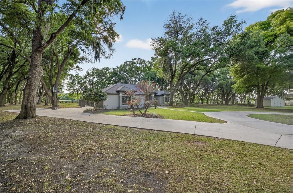 Activo con contrato: $699,900 (4 camas, 2 baños, 2891 Pies cuadrados)