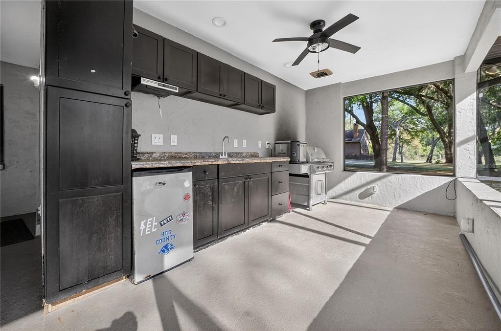 Activo con contrato: $699,900 (4 camas, 2 baños, 2891 Pies cuadrados)