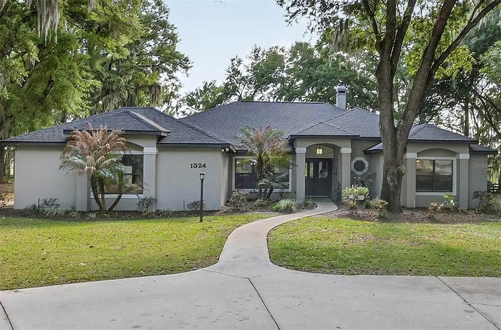 Activo con contrato: $699,900 (4 camas, 2 baños, 2891 Pies cuadrados)