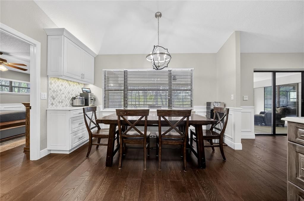 Activo con contrato: $699,900 (4 camas, 2 baños, 2891 Pies cuadrados)