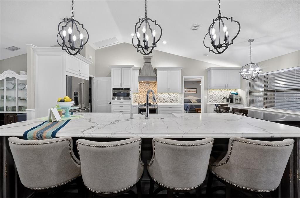 Activo con contrato: $699,900 (4 camas, 2 baños, 2891 Pies cuadrados)