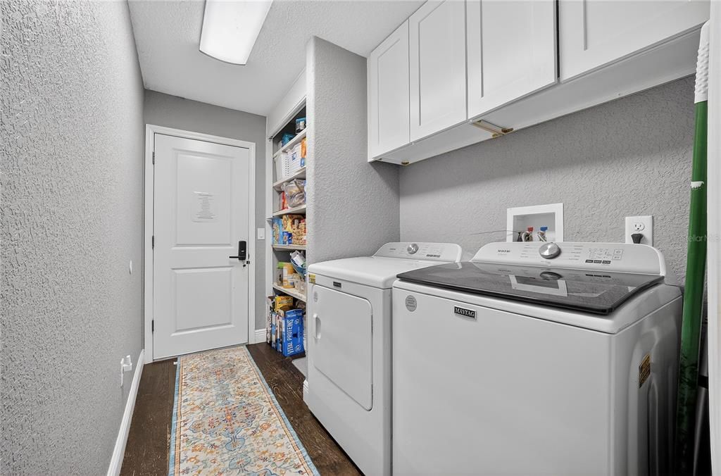 Activo con contrato: $699,900 (4 camas, 2 baños, 2891 Pies cuadrados)