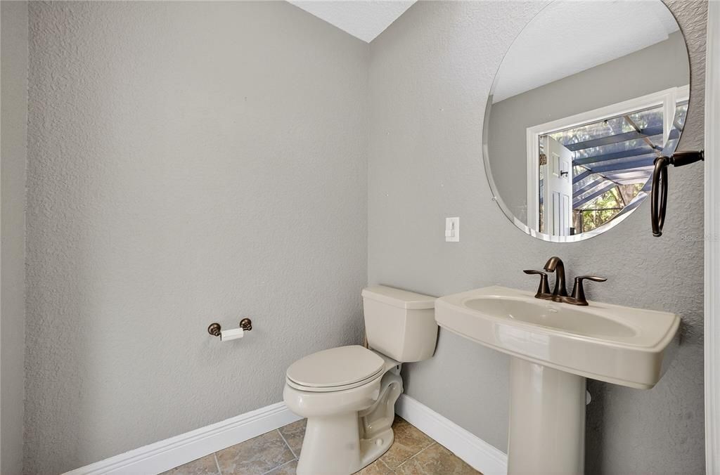 Activo con contrato: $699,900 (4 camas, 2 baños, 2891 Pies cuadrados)
