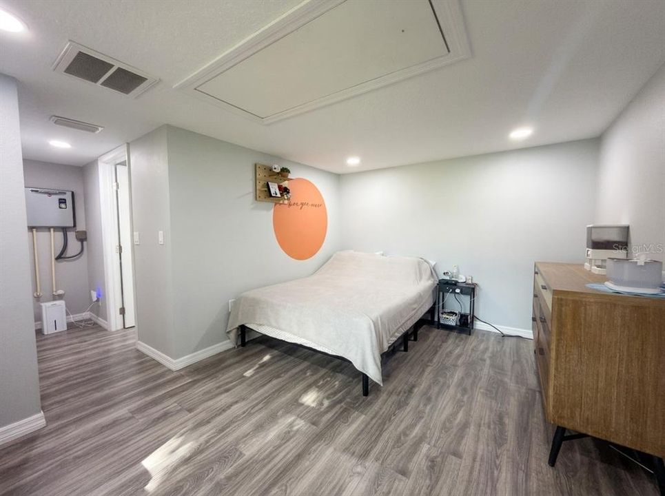 For Sale: $284,900 (2 beds, 2 baths, 850 Square Feet)