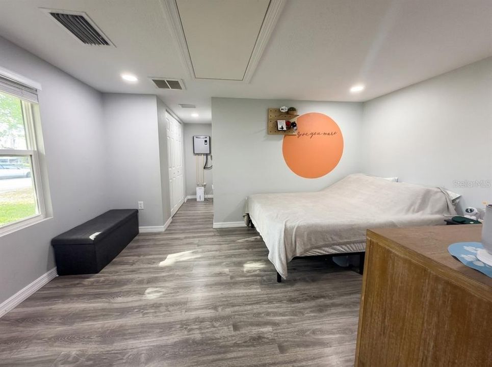 For Sale: $284,900 (2 beds, 2 baths, 850 Square Feet)
