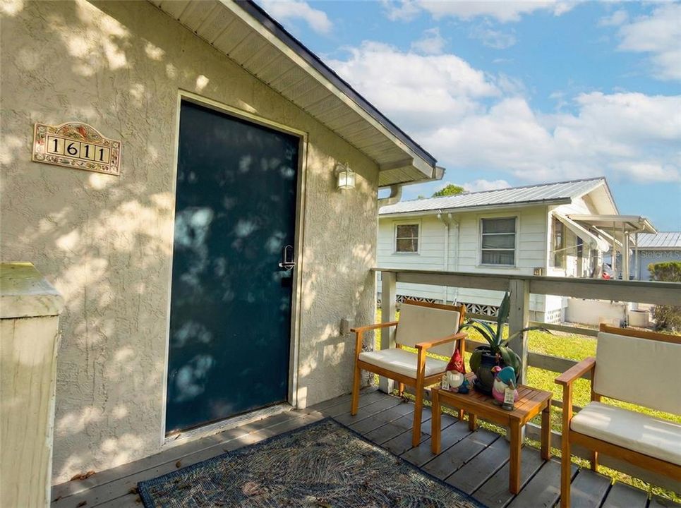 For Sale: $284,900 (2 beds, 2 baths, 850 Square Feet)