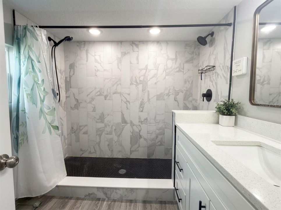 For Sale: $284,900 (2 beds, 2 baths, 850 Square Feet)