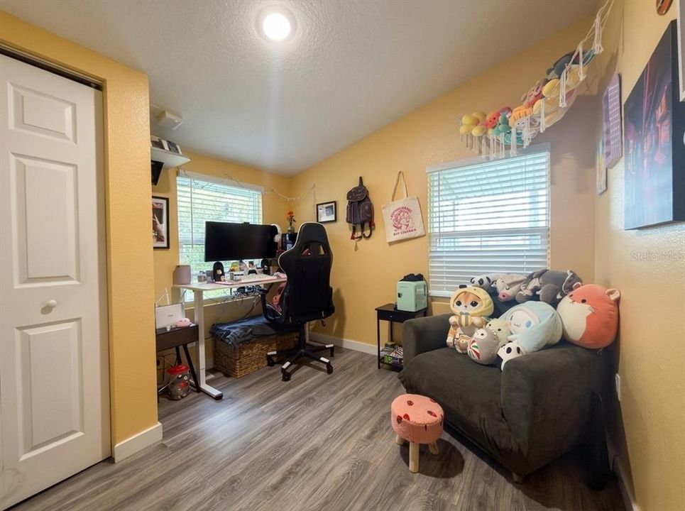 For Sale: $284,900 (2 beds, 2 baths, 850 Square Feet)