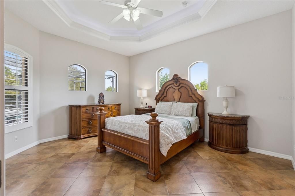 En Venta: $1,150,000 (3 camas, 3 baños, 3325 Pies cuadrados)