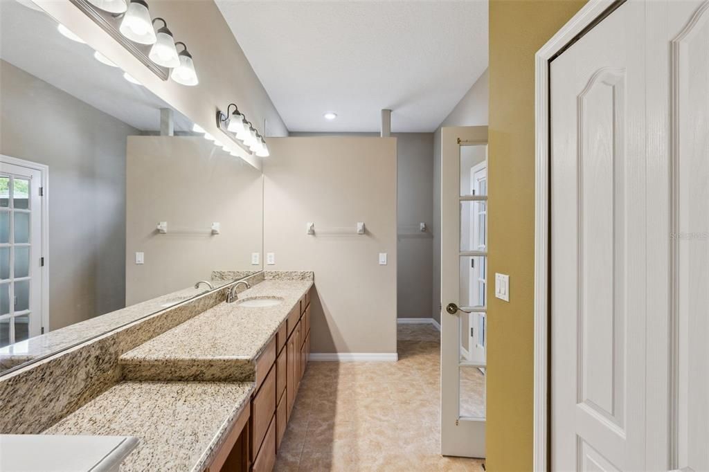 En Venta: $1,150,000 (3 camas, 3 baños, 3325 Pies cuadrados)