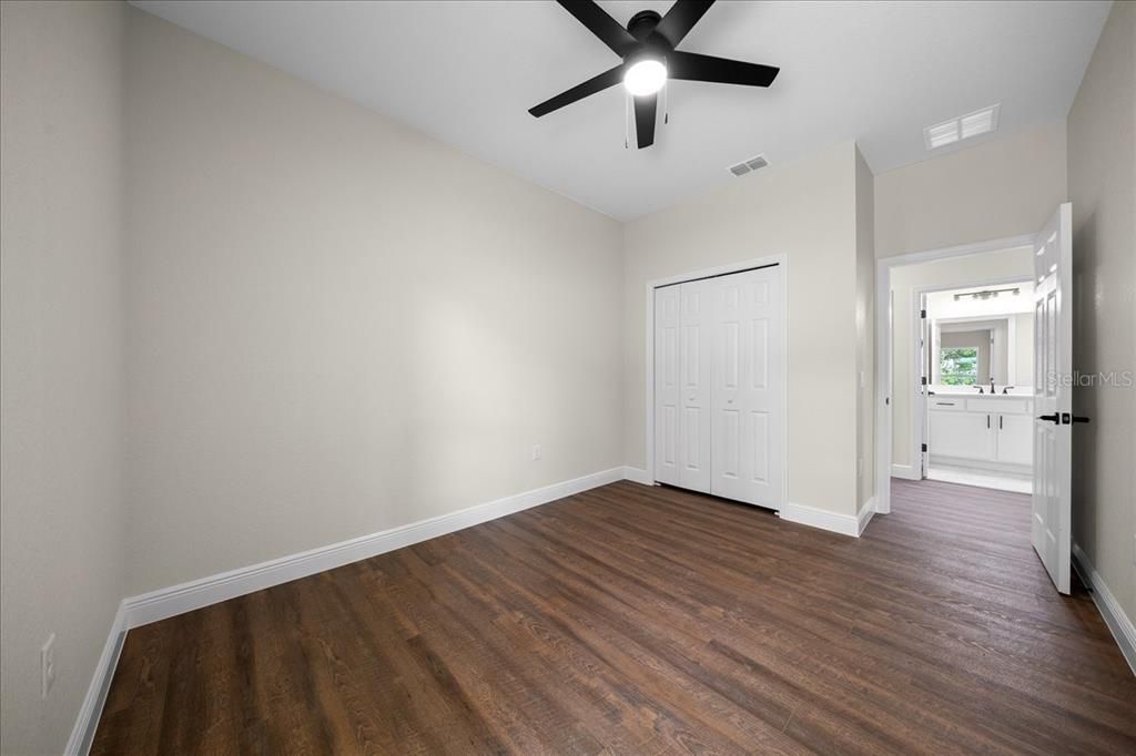 For Sale: $524,900 (6 beds, 0 baths, 2580 Square Feet)