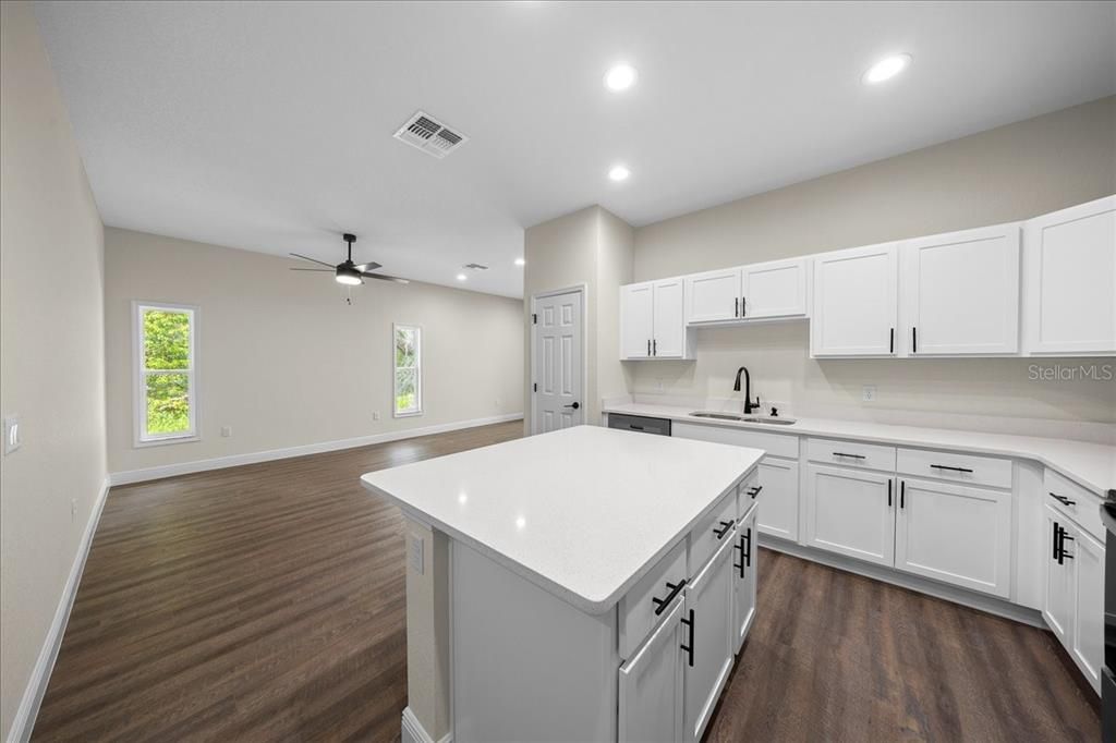 For Sale: $524,900 (6 beds, 0 baths, 2580 Square Feet)