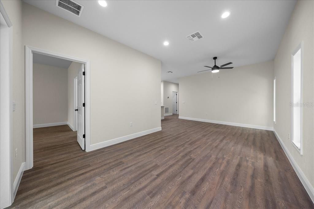 For Sale: $524,900 (6 beds, 0 baths, 2580 Square Feet)