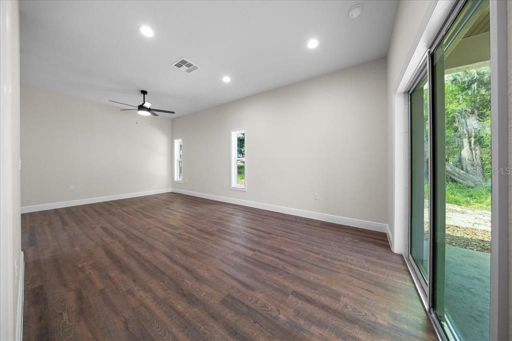 For Sale: $524,900 (6 beds, 0 baths, 2580 Square Feet)