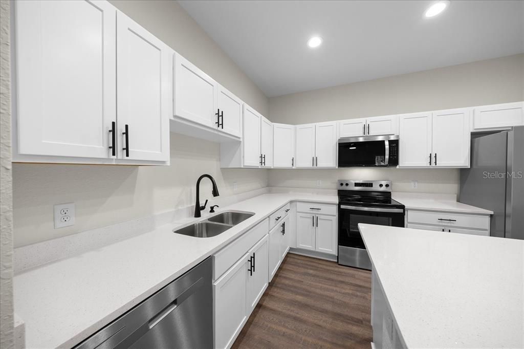 For Sale: $524,900 (6 beds, 0 baths, 2580 Square Feet)