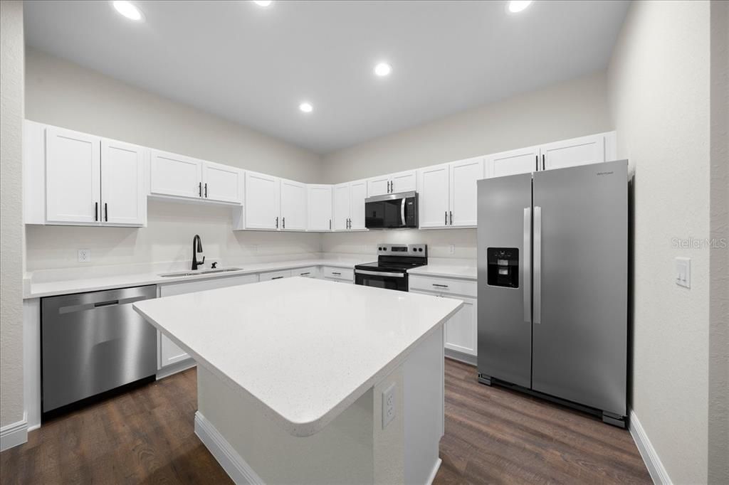 For Sale: $524,900 (6 beds, 0 baths, 2580 Square Feet)