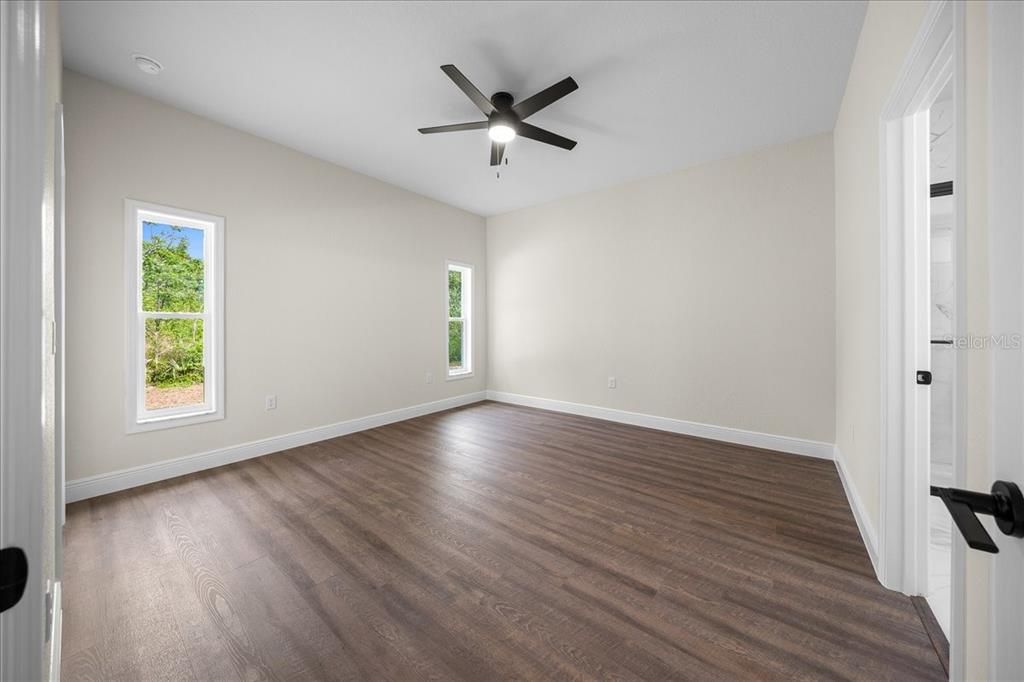 For Sale: $524,900 (6 beds, 0 baths, 2580 Square Feet)