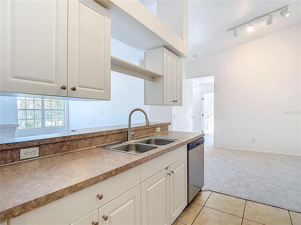 En Venta: $150,000 (3 camas, 2 baños, 1325 Pies cuadrados)