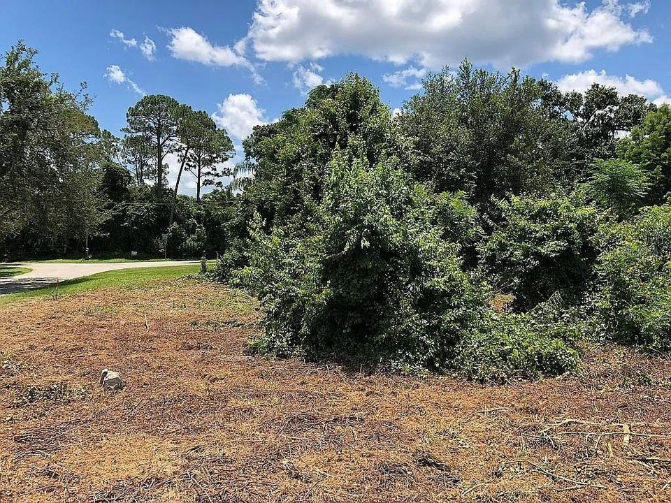 En Venta: $41,900 (0.15 acres)