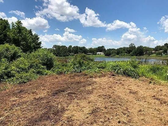 En Venta: $41,900 (0.15 acres)