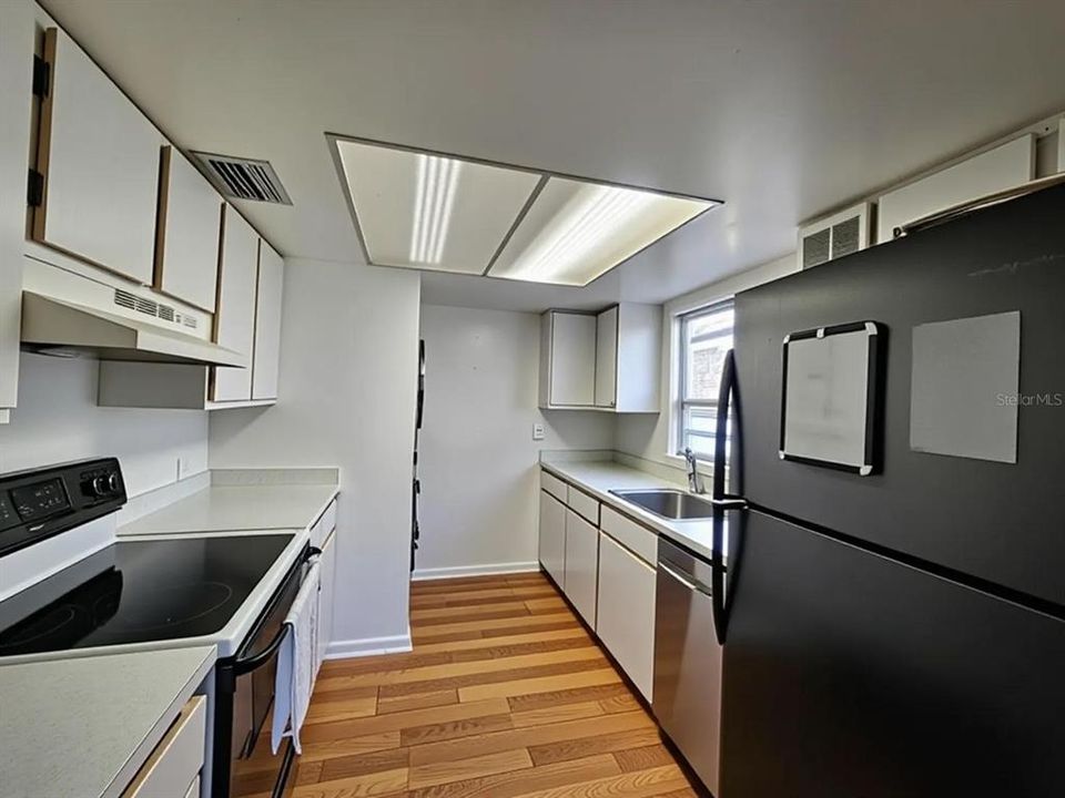 Active With Contract: $126,000 (3 beds, 2 baths, 1304 Square Feet)