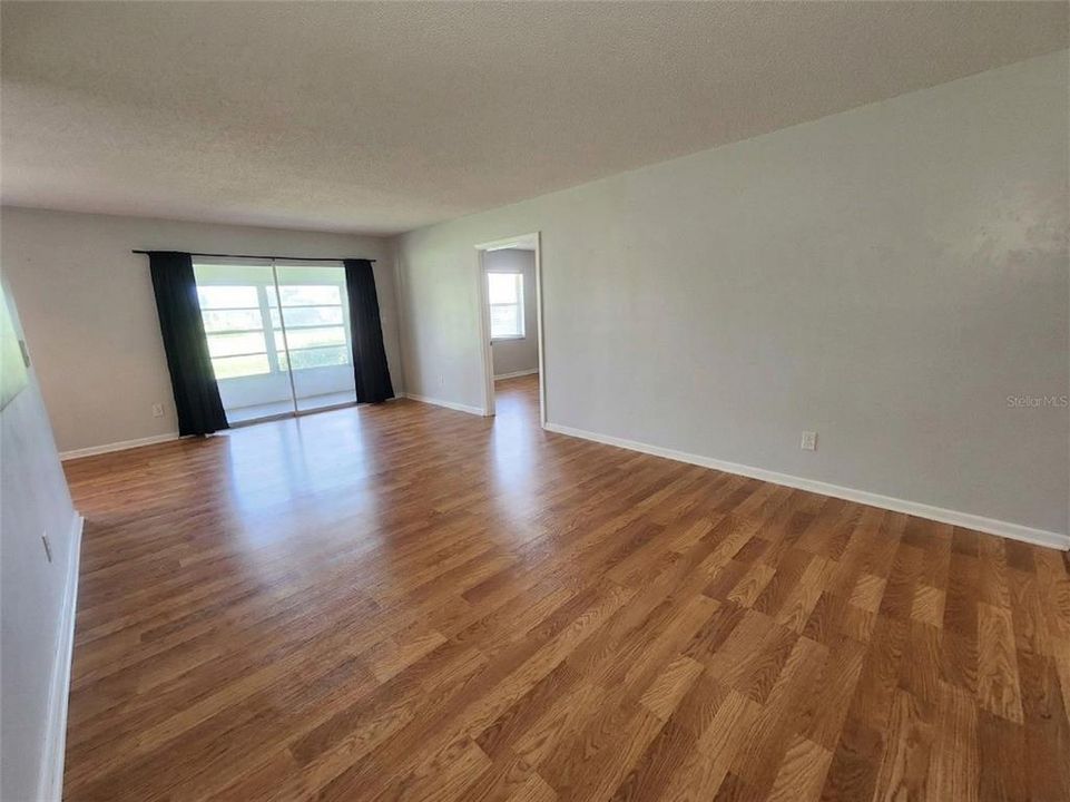 Active With Contract: $126,000 (3 beds, 2 baths, 1304 Square Feet)